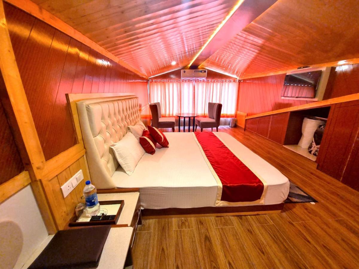 Hotel Wood Stock Luxury - A Boutique Property - Penthouse - Open Air Restaurant & Terrace Kasauli Extérieur photo
