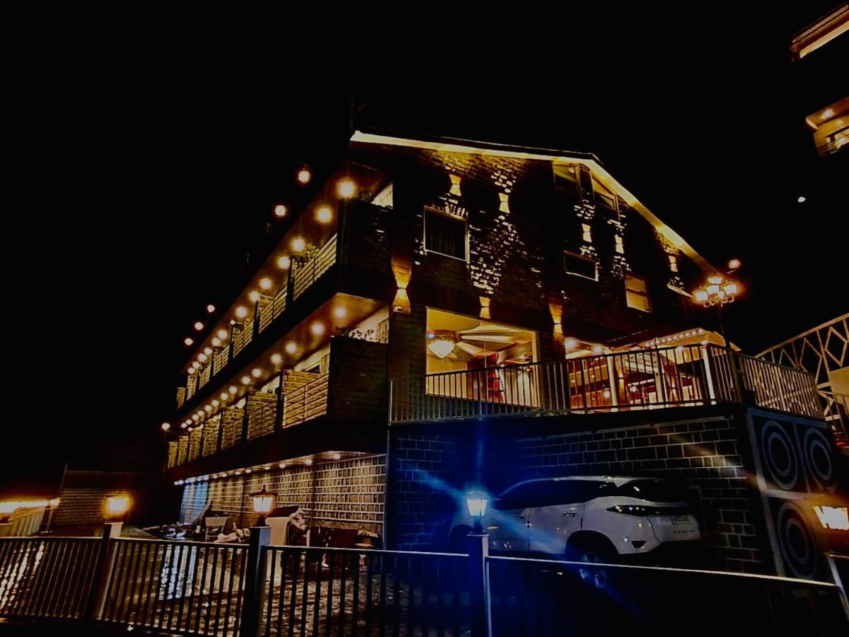 Hotel Wood Stock Luxury - A Boutique Property - Penthouse - Open Air Restaurant & Terrace Kasauli Extérieur photo