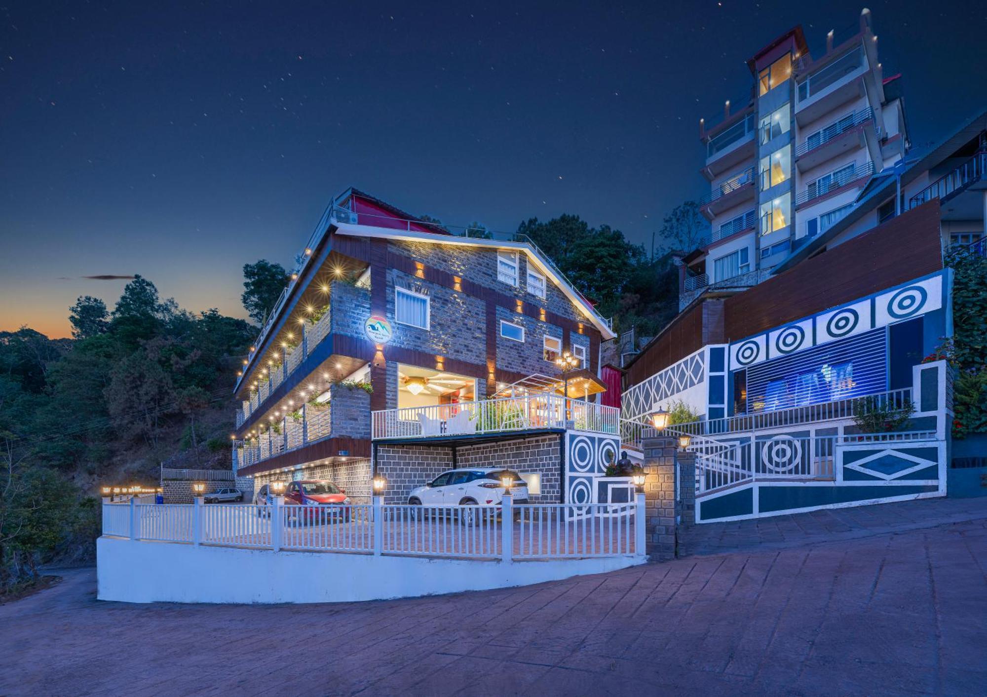 Hotel Wood Stock Luxury - A Boutique Property - Penthouse - Open Air Restaurant & Terrace Kasauli Extérieur photo